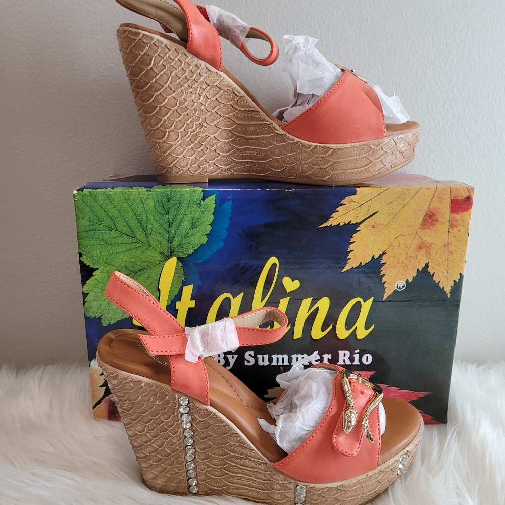 NIB Super Cute Italian by Summer Rio Coral Snake Wedge Bling Size 7